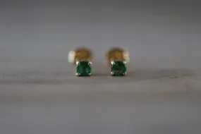 14k Solid Yellow Gold with Green Emerald Gemstone Earring Studs Post Push Back Square May Birthstone