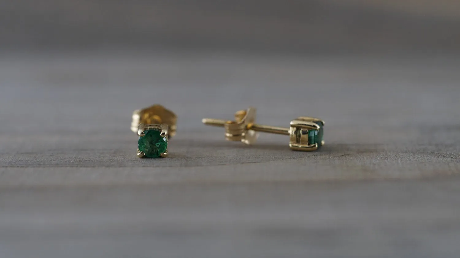 14k Solid Yellow Gold with Green Emerald Gemstone Earring Studs Post Push Back Square May Birthstone