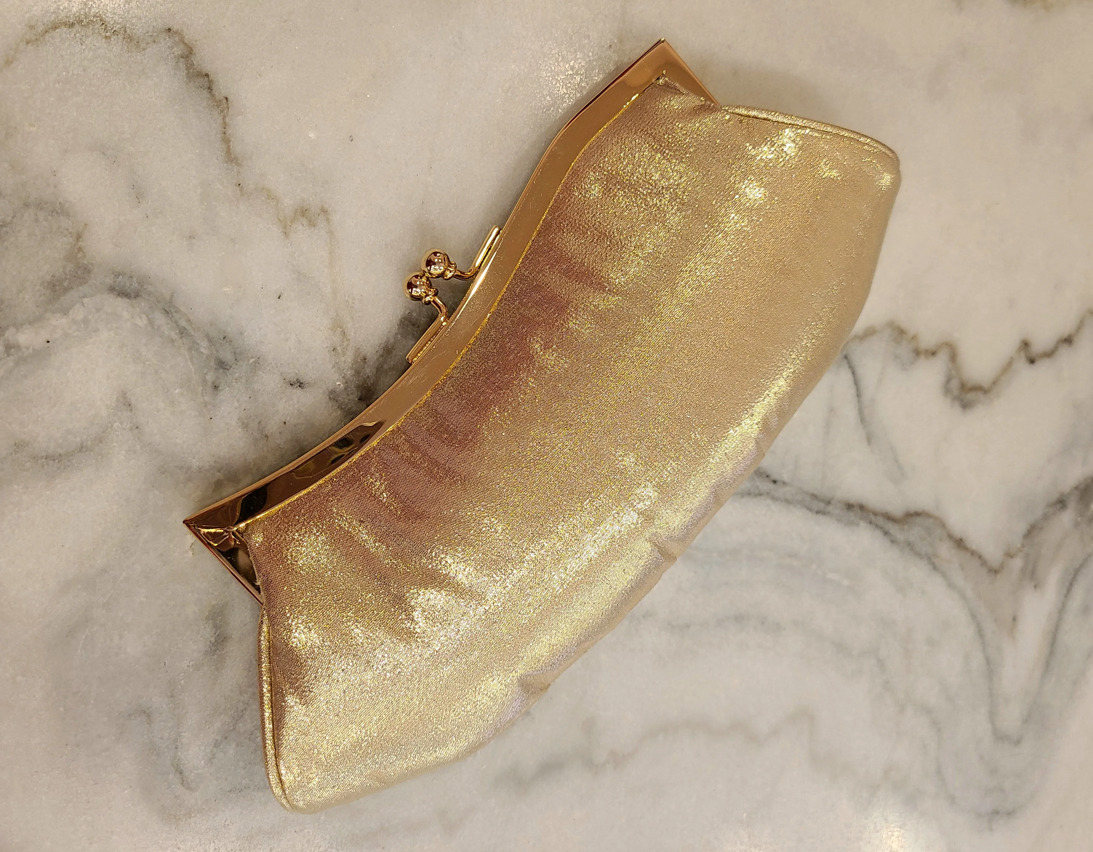 2318 Gold Clutch