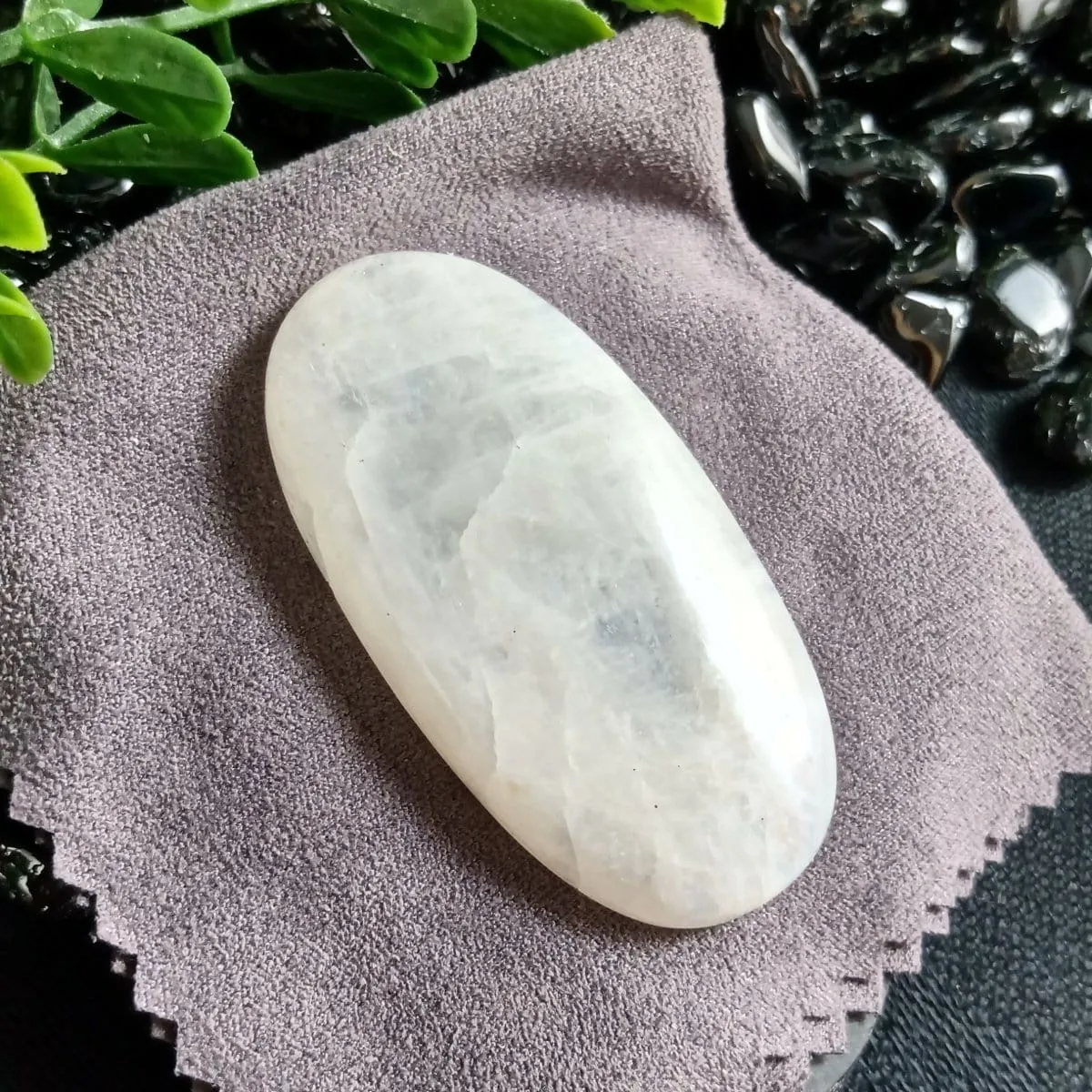 Rainbow Moonstone Cabochon (20.6 g)