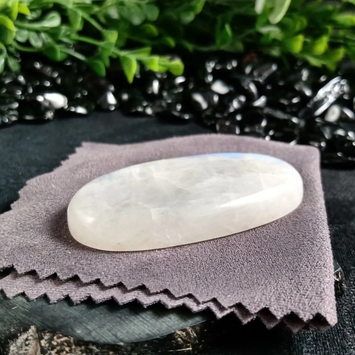 Rainbow Moonstone Cabochon (20.6 g)