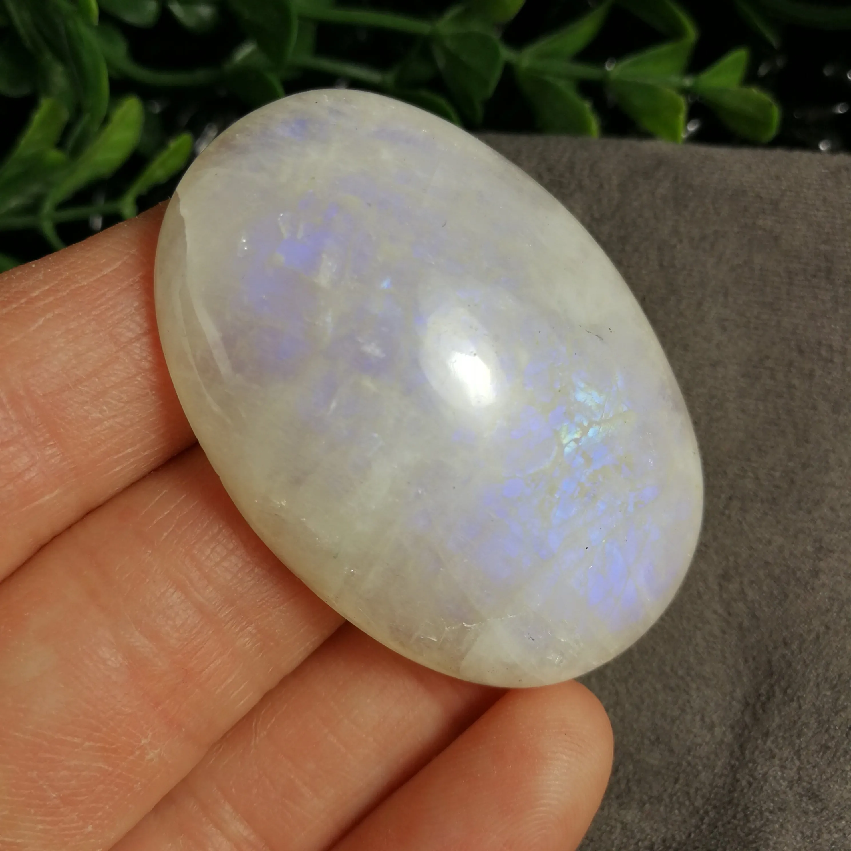 Rainbow Moonstone Cabochon (20.8 g)