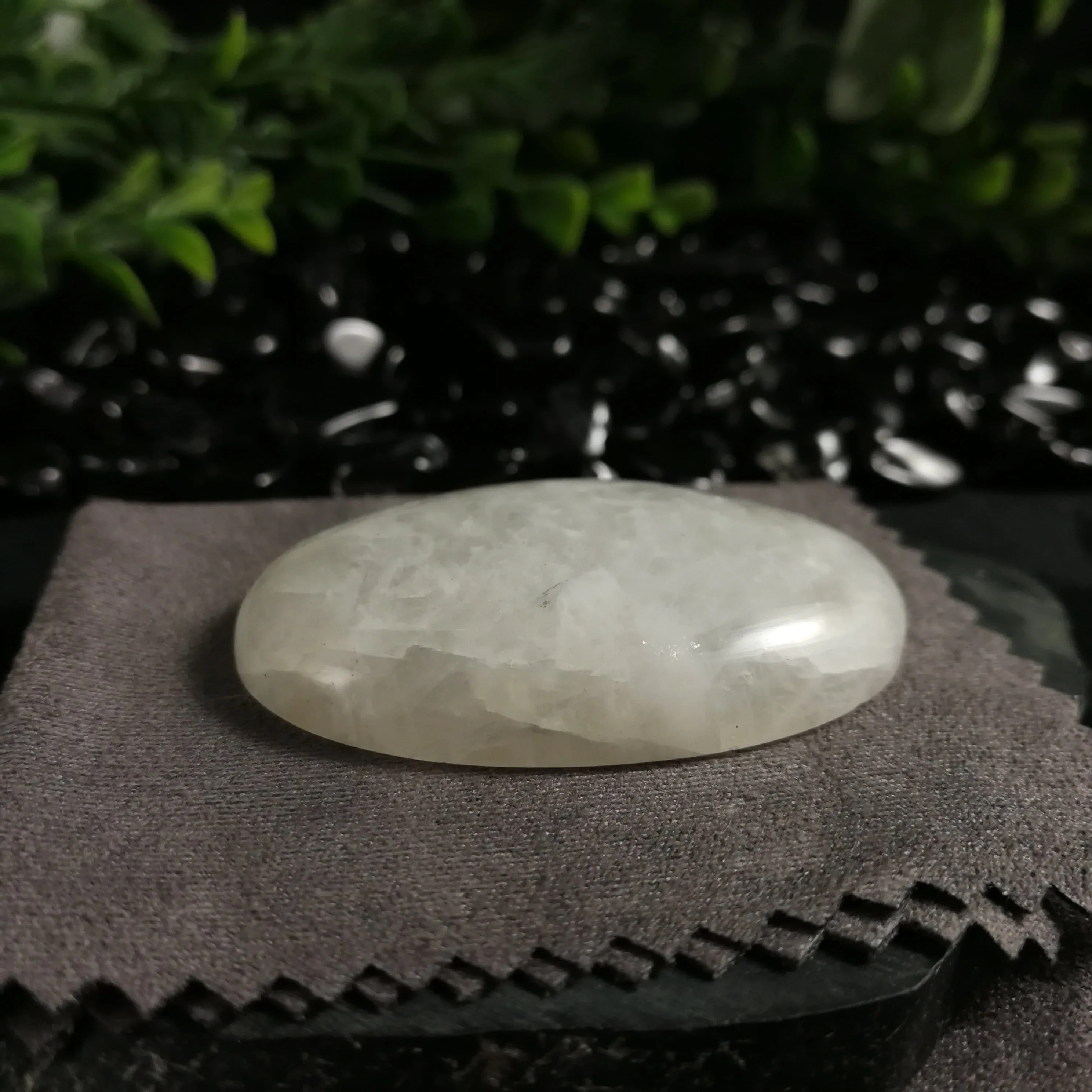 Rainbow Moonstone Cabochon (20.8 g)