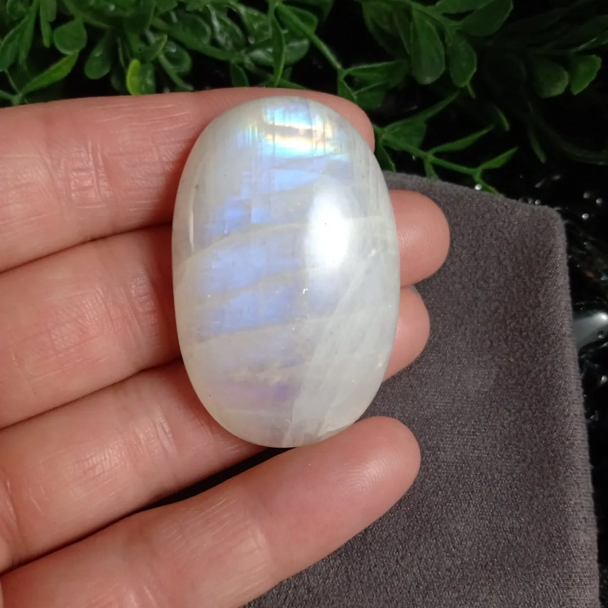 Rainbow Moonstone Cabochon (23.6 g)