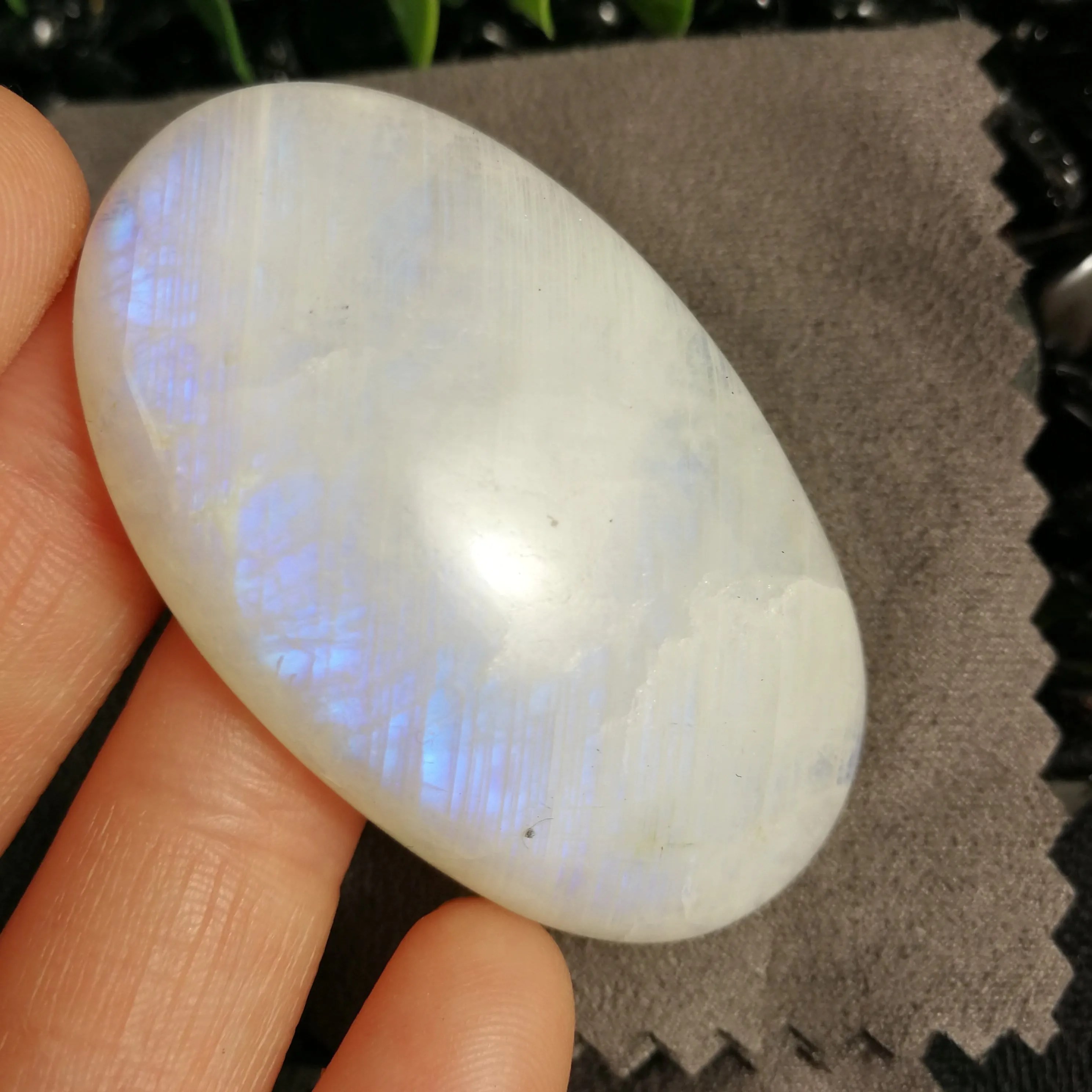 Rainbow Moonstone Cabochon (24.2 g)