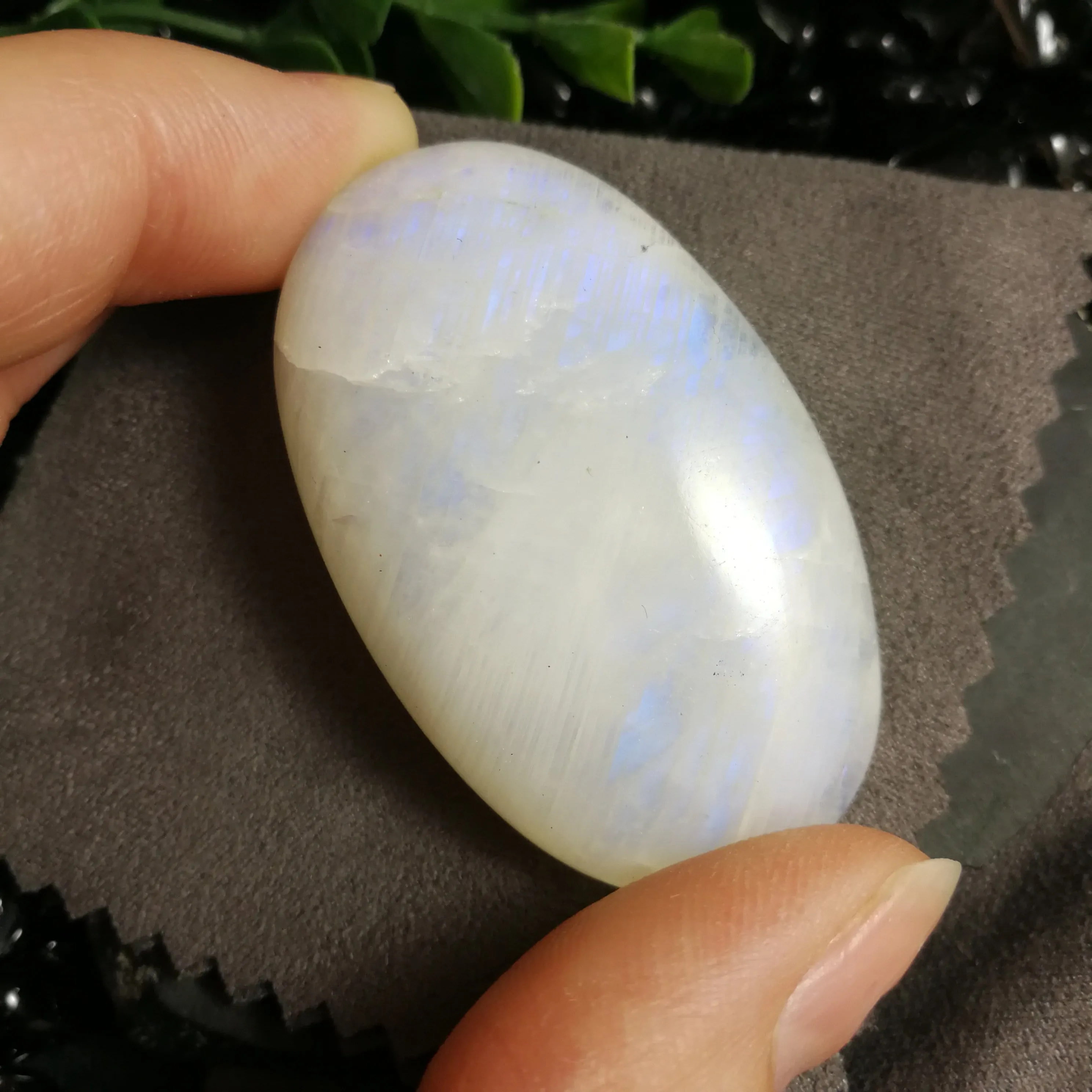 Rainbow Moonstone Cabochon (24.2 g)