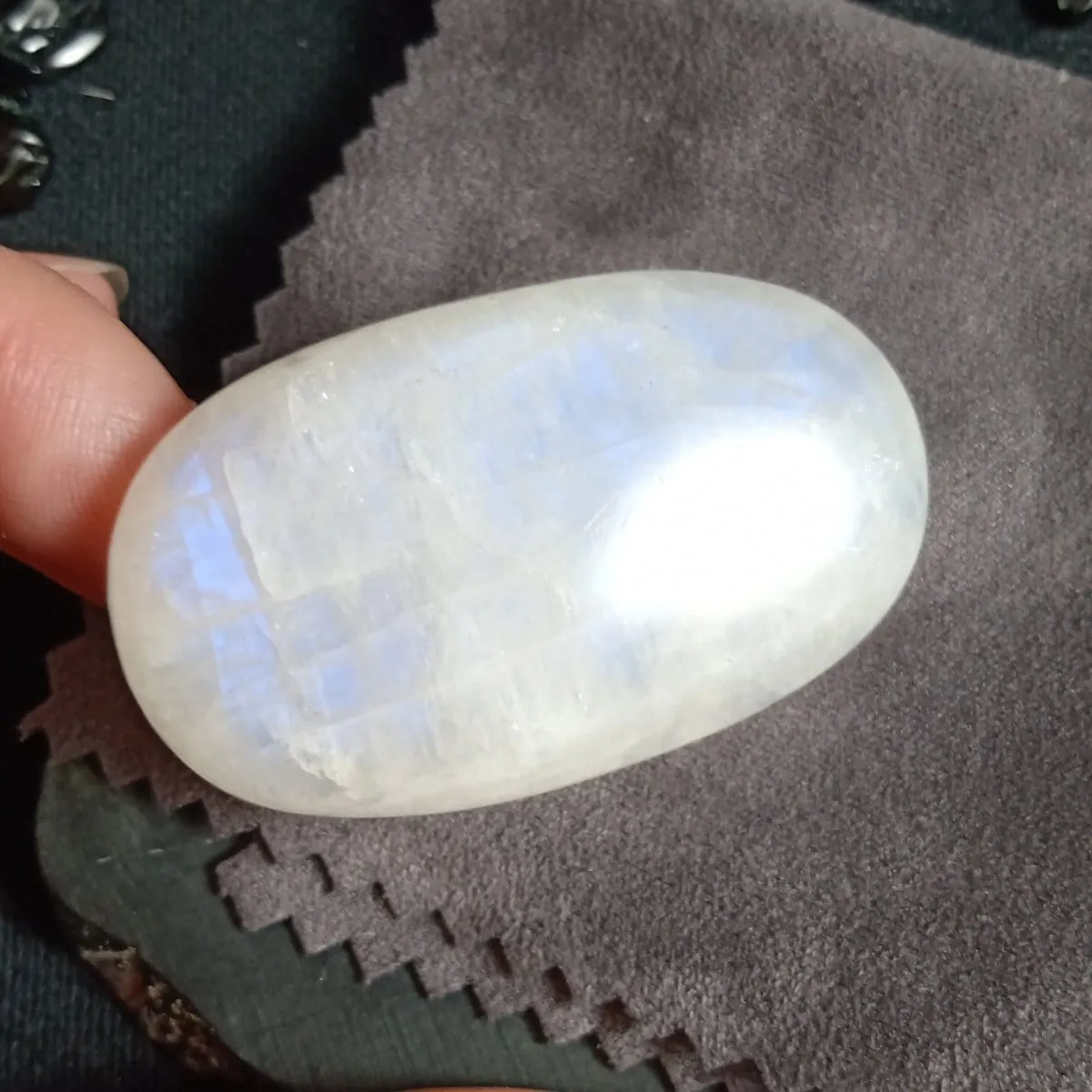 Rainbow Moonstone Cabochon (24.5 g)