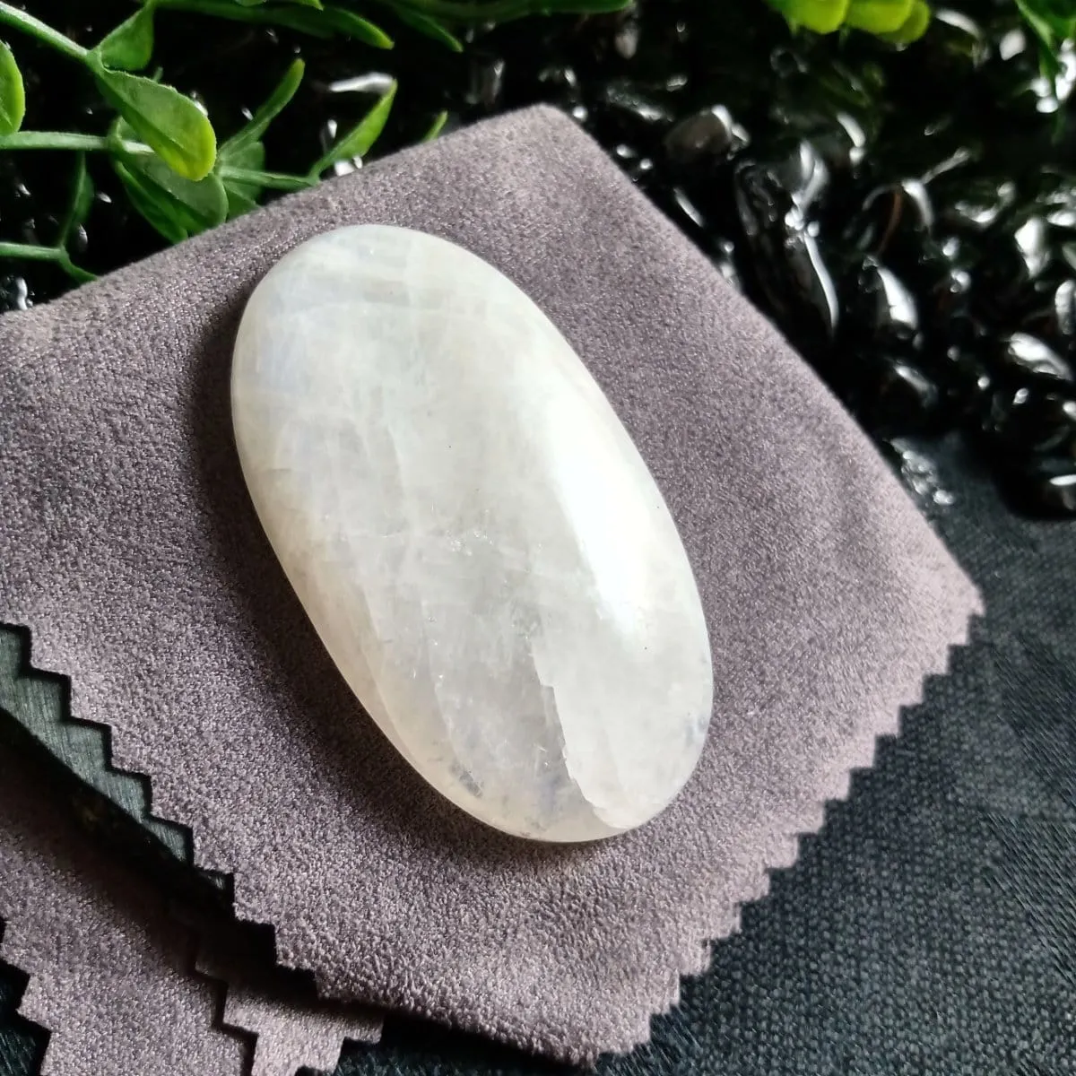 Rainbow Moonstone Cabochon (25.7 g)