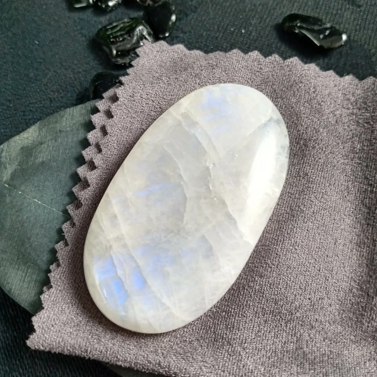 Rainbow Moonstone Cabochon (25.7 g)