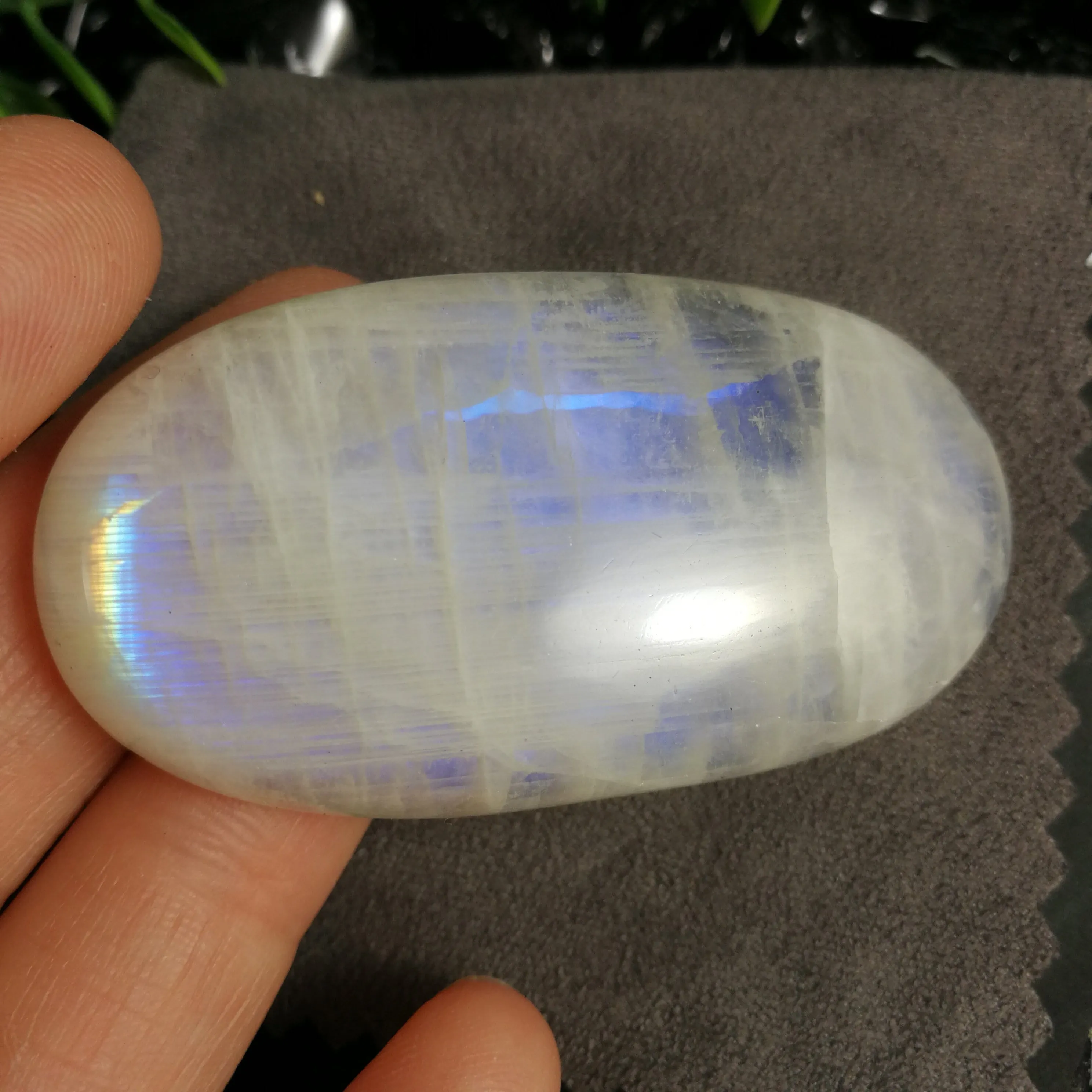 Rainbow Moonstone Cabochon (27.5 g)