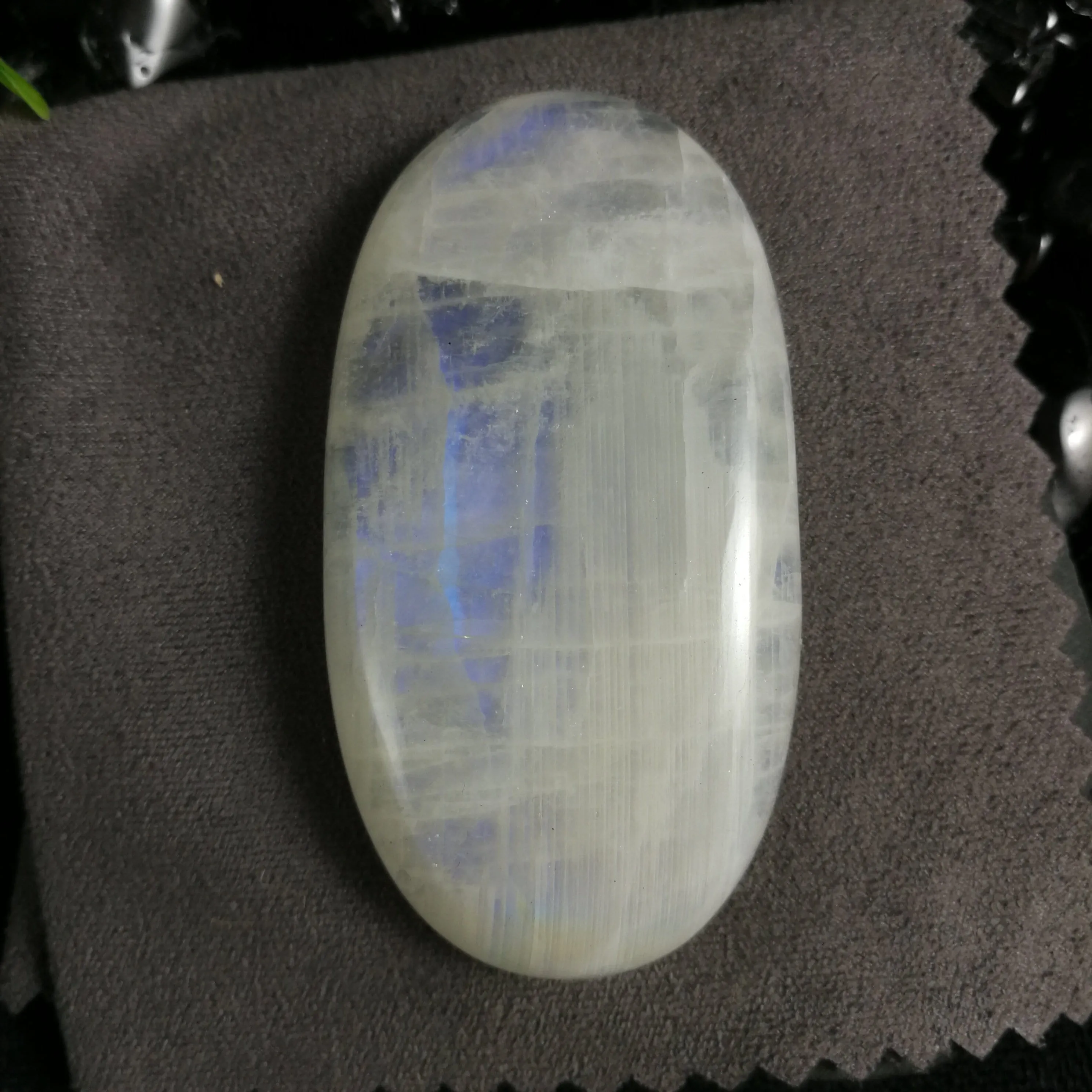 Rainbow Moonstone Cabochon (27.5 g)