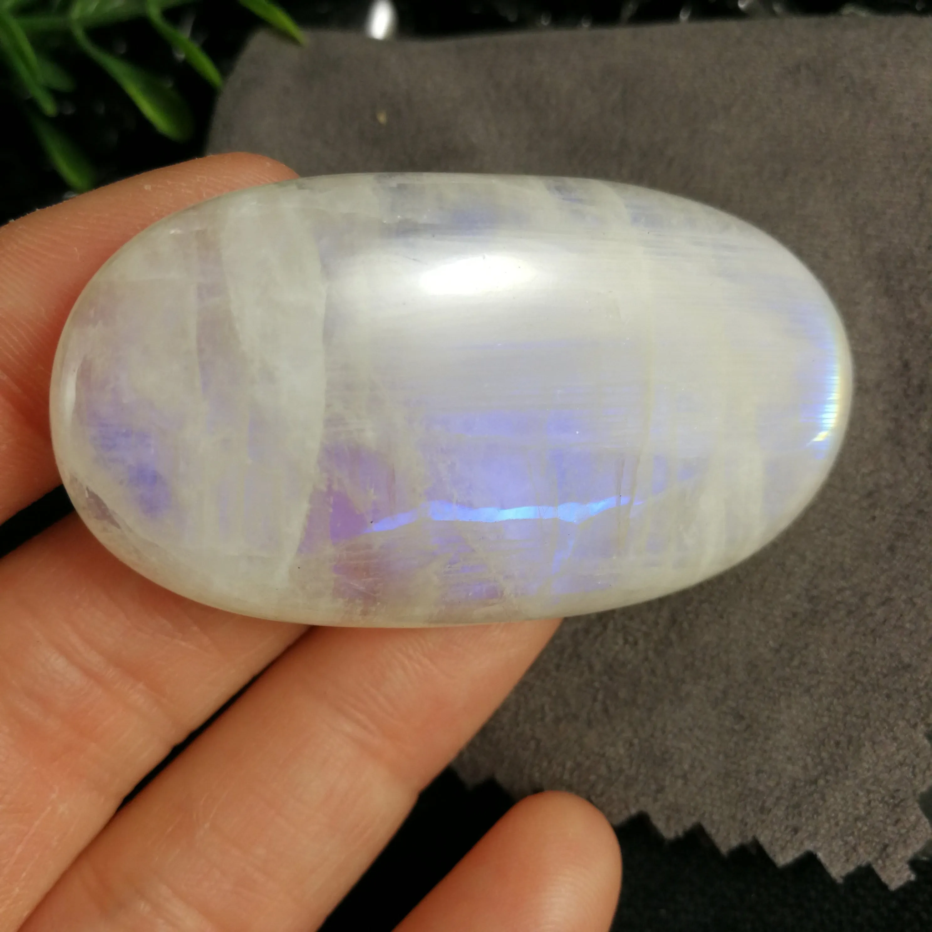 Rainbow Moonstone Cabochon (27.5 g)