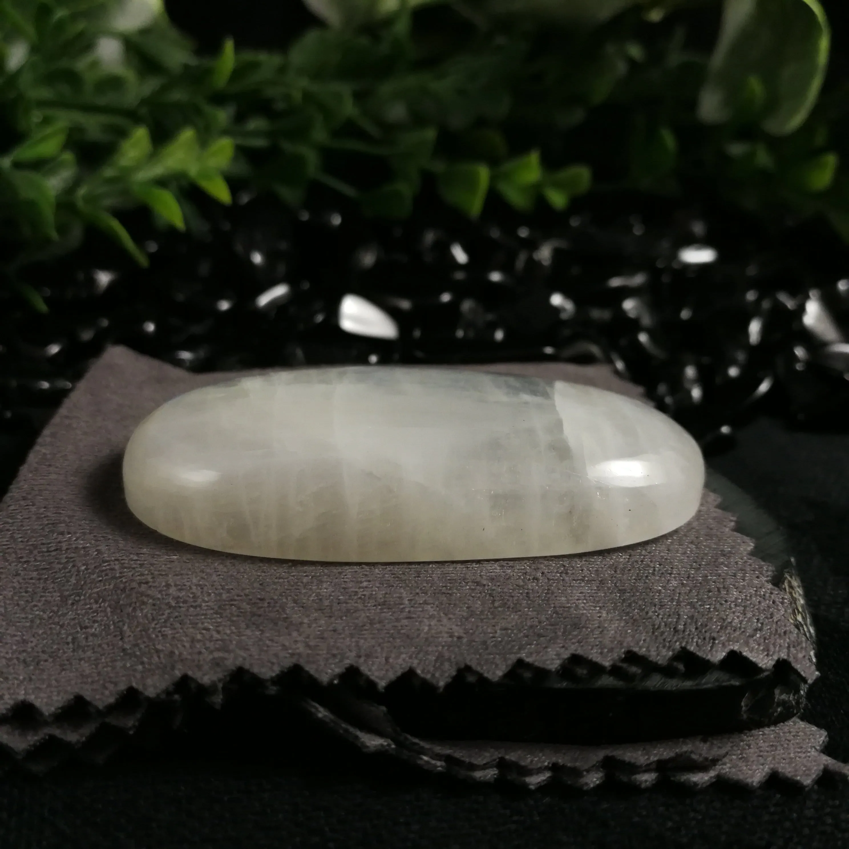 Rainbow Moonstone Cabochon (27.5 g)