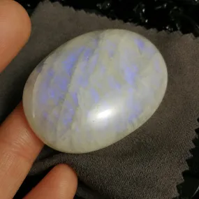 Rainbow Moonstone Cabochon (28.6 g)