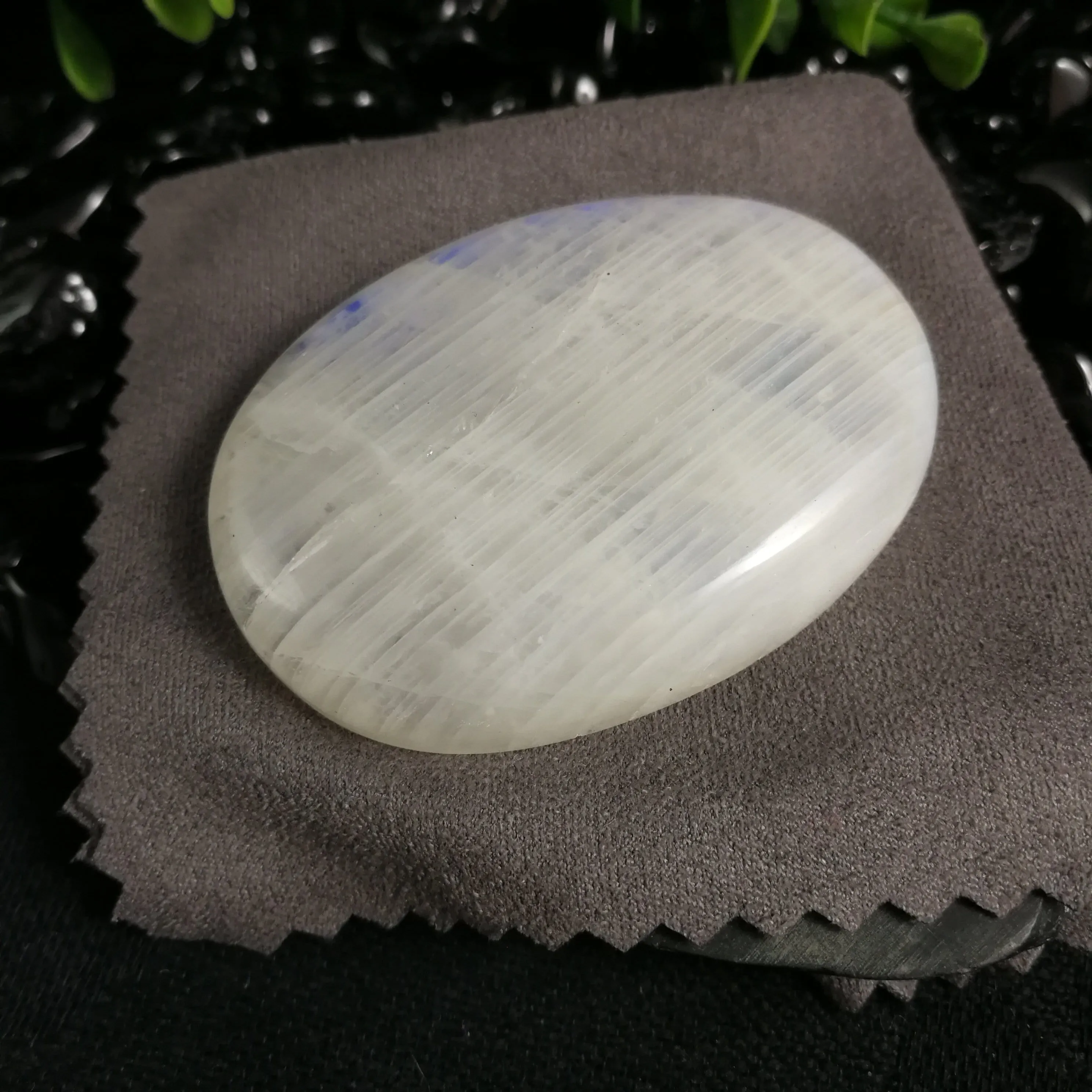 Rainbow Moonstone Cabochon (34.1 g)