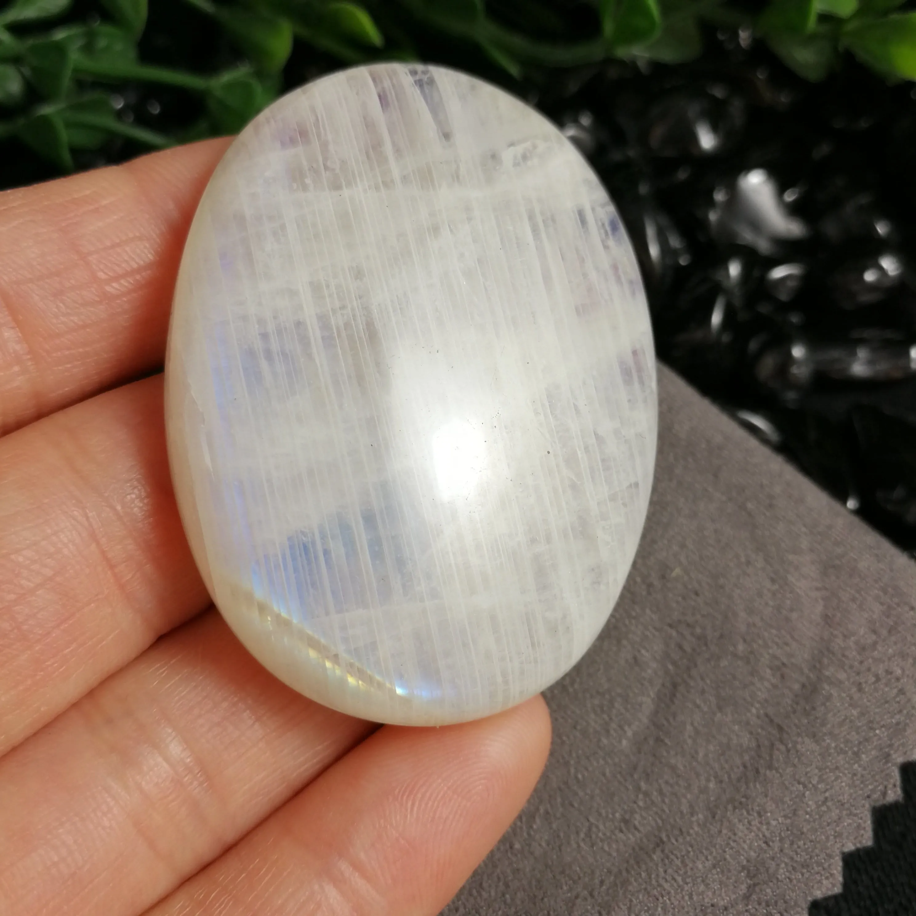 Rainbow Moonstone Cabochon (34.1 g)