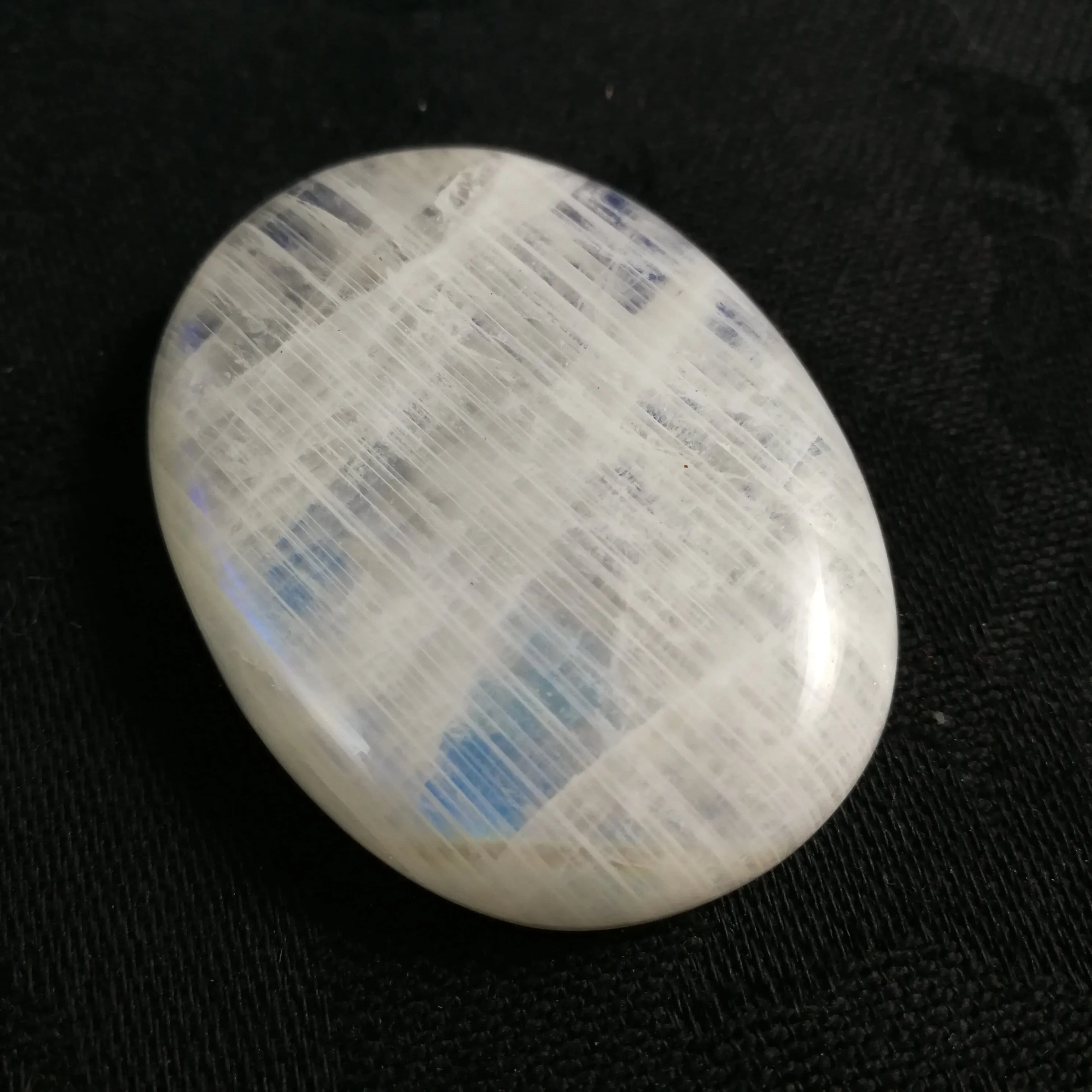 Rainbow Moonstone Cabochon (34.1 g)