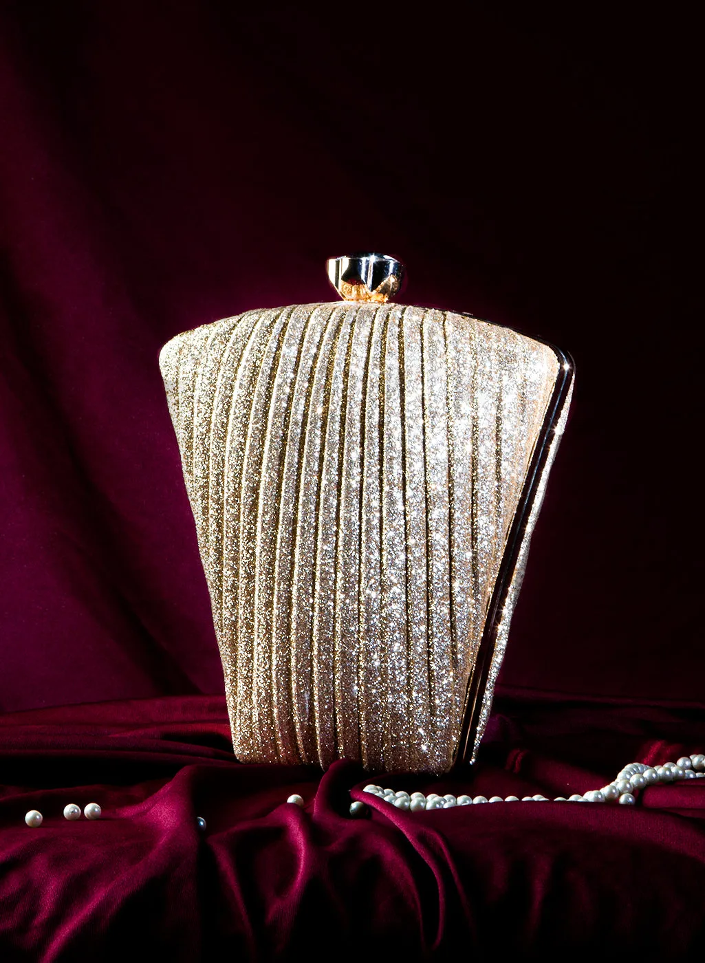 Shell Shaped Clutch