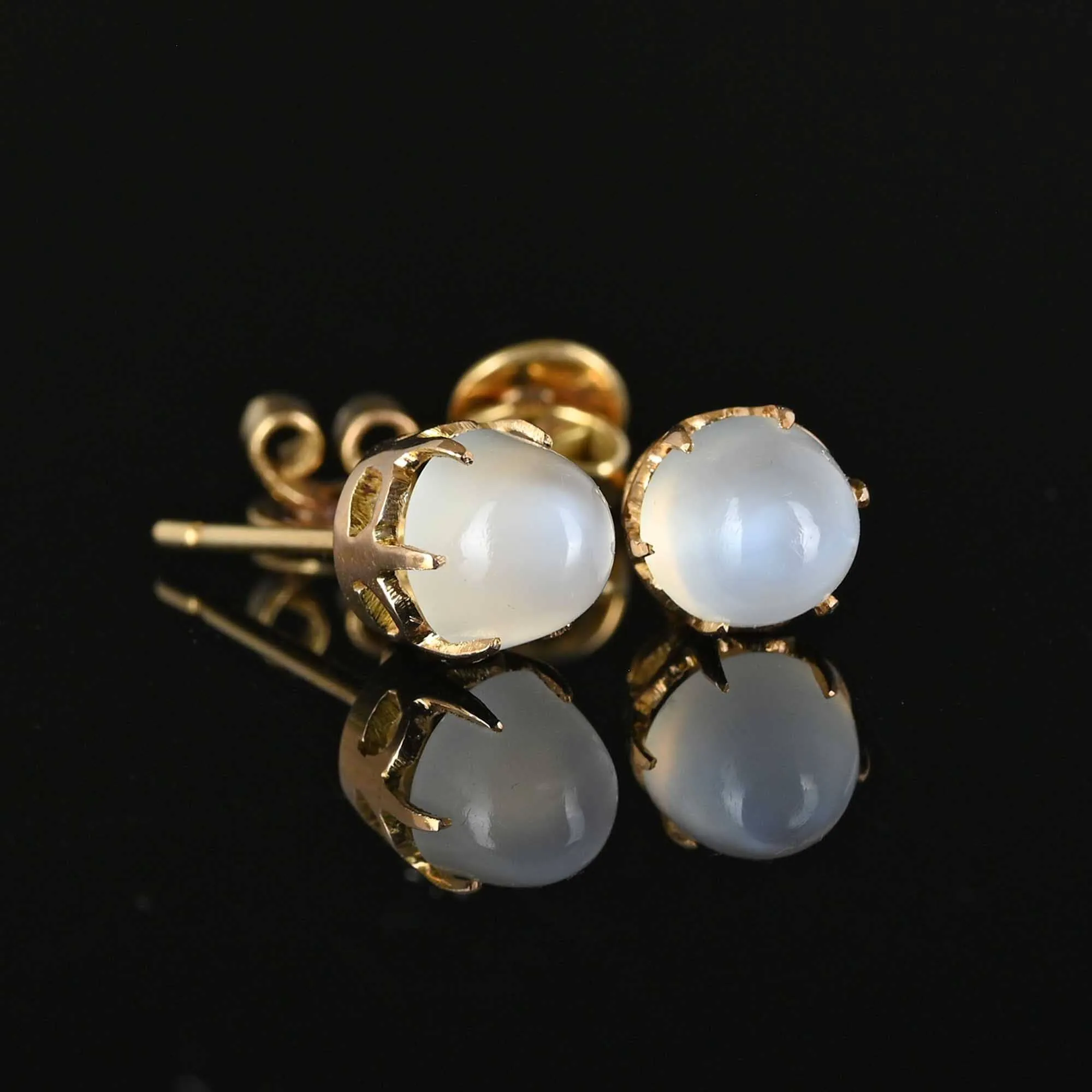 Vintage 14K Gold Cabochon Moonstone Stud Earrings