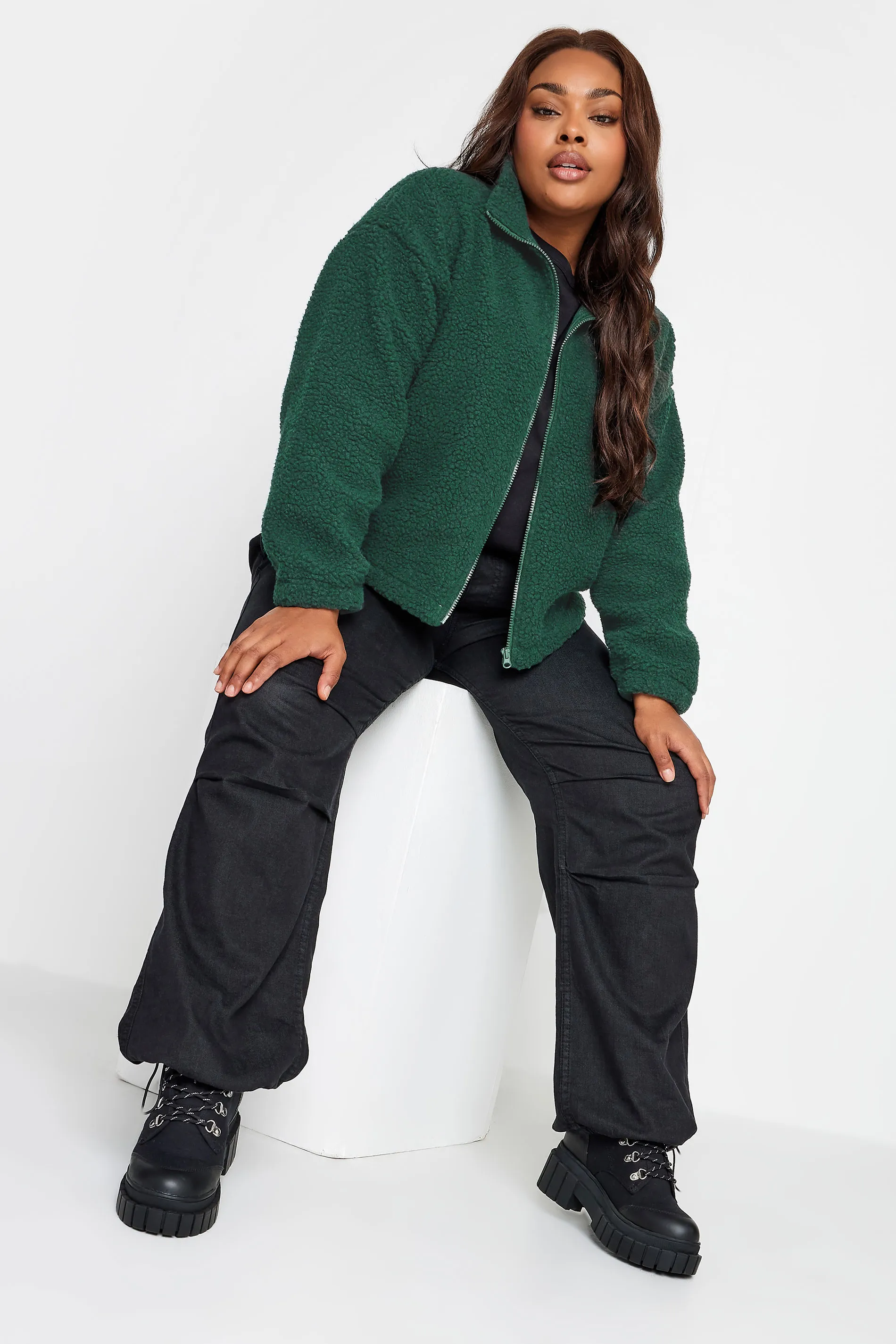 YOURS Curve Forest Green Cropped Zip Through Teddy Fleece